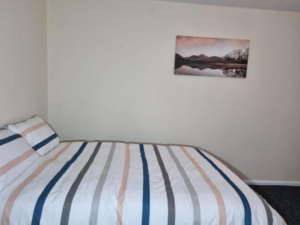 Nice Residential Within Easy Reach Of Town Манчестер Экстерьер фото